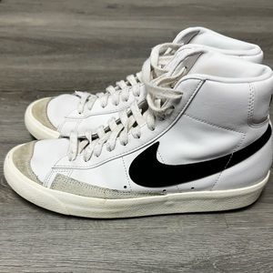 Nike Blazer Mid '77 Vintage Men's or Women’s Shoes Size 10.5 Womens or 8.5 Mens